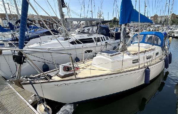 Kim Holman Twister 28 For Sale From Seakers Yacht Brokers