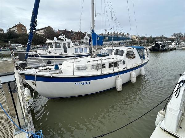 LM 27 For Sale From Seakers Yacht Brokers