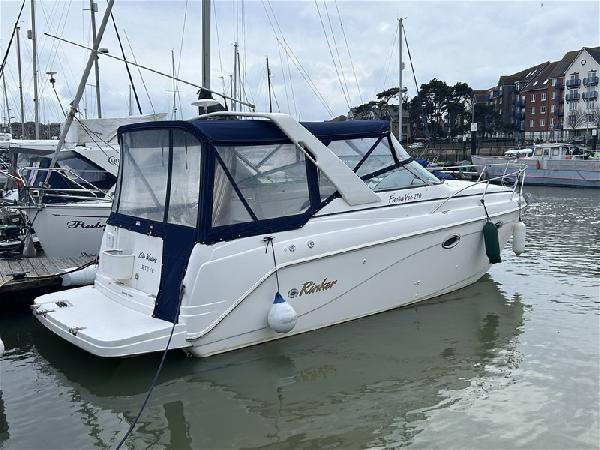 Rinker Fiesta Vee 270 For Sale From Seakers Yacht Brokers